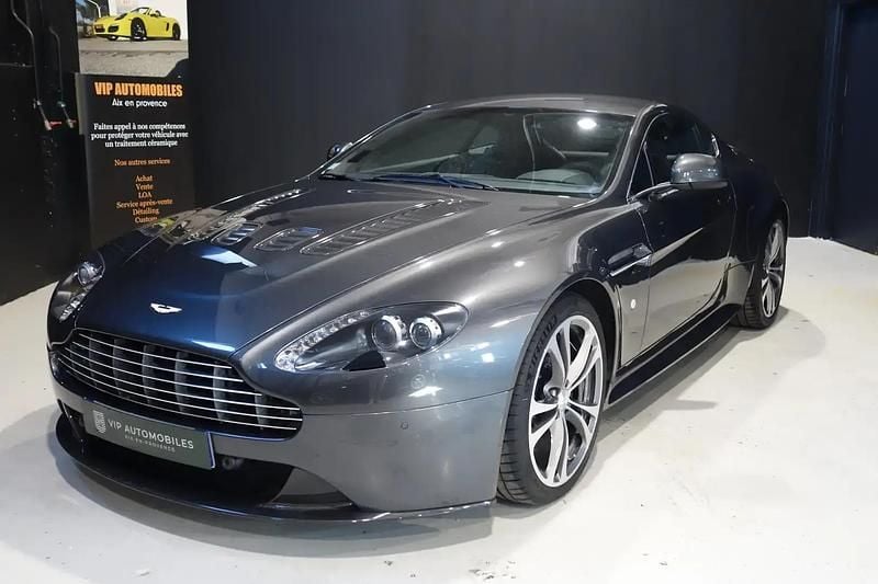 Gris Occasion 2010 Aston Martin V12 Vantage Coupé | 144 990 € - Image 1/4