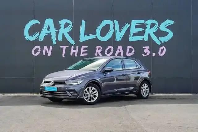 Gris Utilisé 2024 VW Polo Style Berline | 20 990 € (Prix juste) - Image 1/4