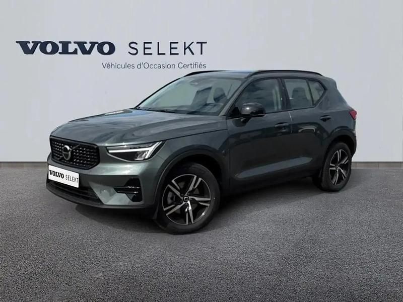 Vert Utilisé 2025 Volvo XC40 SUV | 43 999 € - Image 1/4