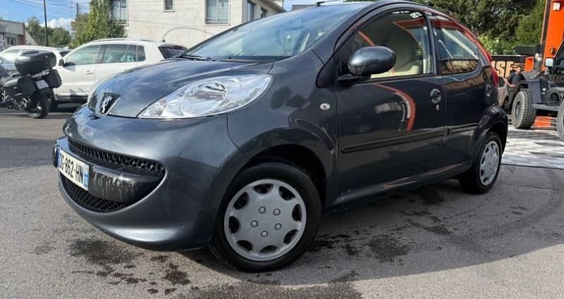 Beige Utilisé 2006 Peugeot 107 Citadine | 2 990 € - Image 1/4