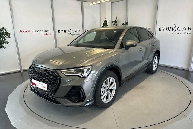 Gris chronos métallisé Utilisé 2024 Audi Q3 Sportback S-Line SUV | 51 770 € (Prix cher) - Image 1/3
