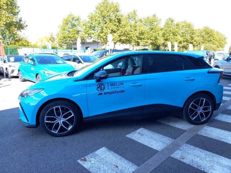 Utilisé 2024 MG MG4 EV Luxury Citadine | 27 999 € (Prix juste) - Image 1/4