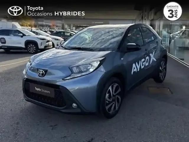 Biton gris célestine/toit noir Utilisé 2025 Toyota Aygo X Design SUV | 20 990 € - Image 1/4