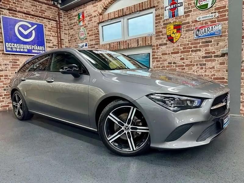 Gris Utilisé 2023 Mercedes CLA200 Shooting Brake Avantgarde Break | 33 610 € (Prix juste) - Image 1/4