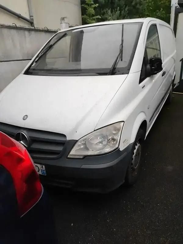 Blanc Occasion 2010 Mercedes Vito Van | 7 990 € - Image 1/4