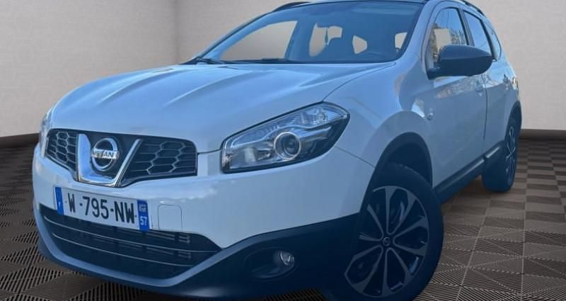 Blanc Occasion 2013 Nissan Qashqai +2 Tekna SUV | 11 999 € - Image 1/4