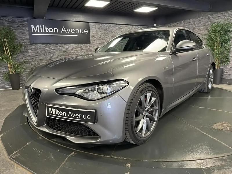 Gris Utilisé 2021 Alfa Romeo Giulia Super Berline | 23 990 € (Prix assez cher) - Image 1/4