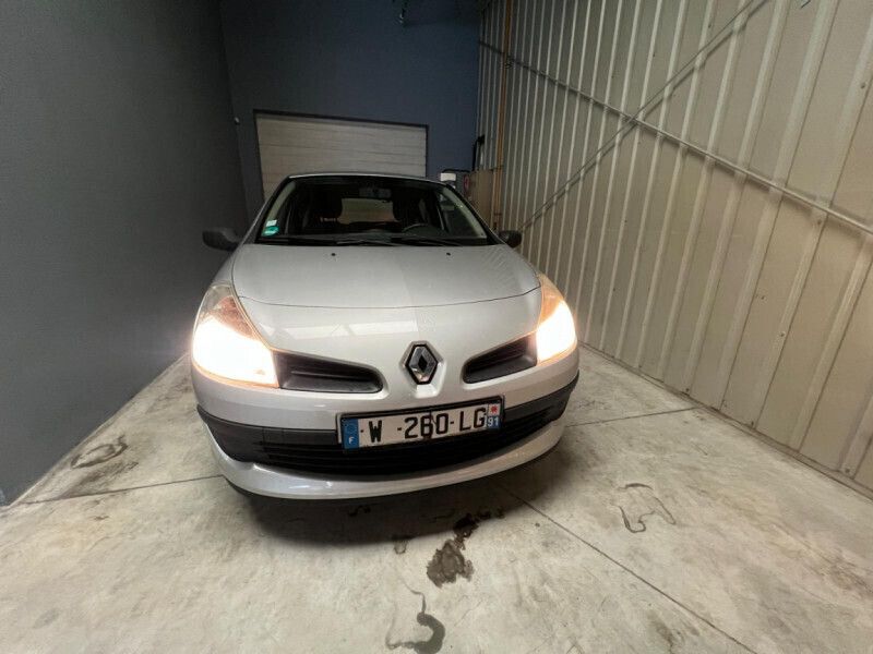 Utilisé 2009 Renault Clio II Citadine | 4 150 € - Image 1/4