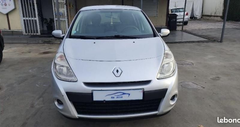 Argent Utilisé 2010 Renault Clio II Authentique Citadine | 3 790 € (Bon prix) - Image 1/4