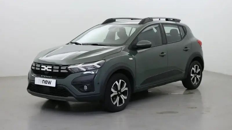 Gris Utilisé 2024 Dacia Sandero Expression Citadine | 15 990 € (Prix juste) - Image 1/4