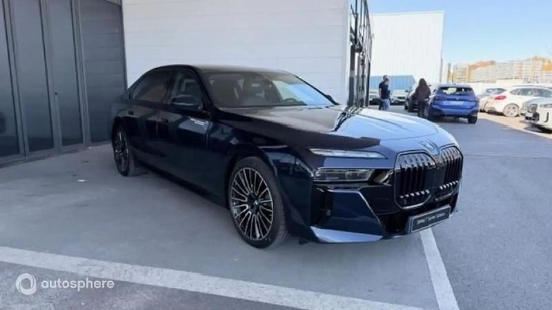 Bleu Nouvelle 2025 BMW 740 M Sport Berline | 139 900 € - Image 1/4