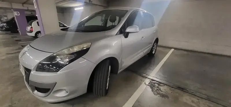Utilisé 2012 Renault Scénic III Expression Monospace | 3 790 € (Prix juste) - Image 1/4