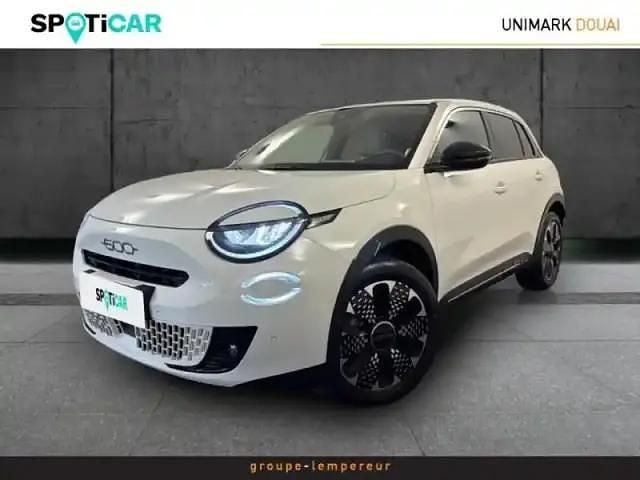 Ice white Utilisé 2024 Fiat 600 La Prima SUV | 22 990 € (Prix juste) - Image 1/4