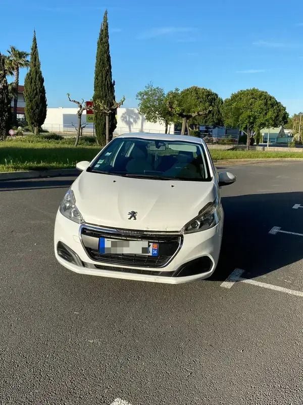Utilisé 2016 Peugeot 208 Active Citadine | 6 500 € (Prix cher) - Image 1/4