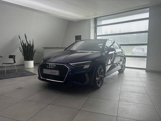 Bleu navarre métallisé Utilisé 2024 Audi A3 Sportback e-tron S-Line Citadine | 42 999 € - Image 1/4