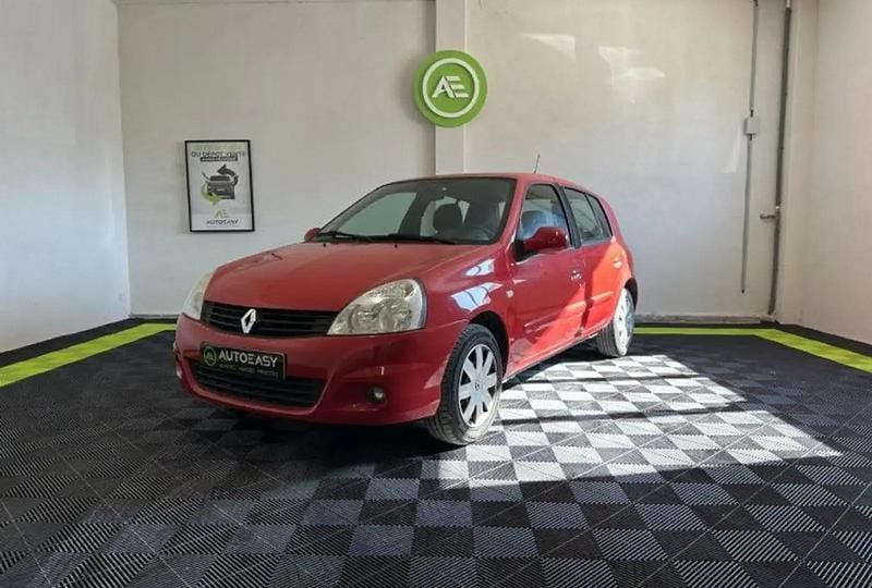 Rouge Utilisé 2009 Renault Clio II Campus Citadine | 3 990 € (Bon prix) - Image 1/4