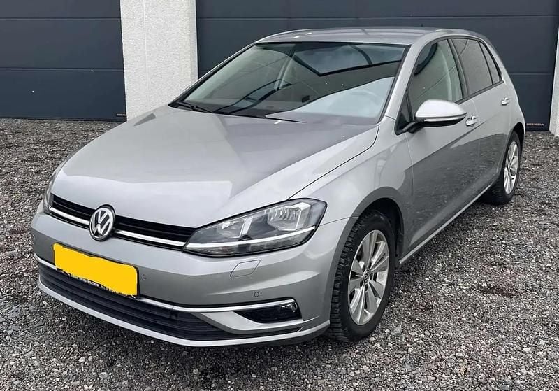 Gris Occasion 2018 VW Golf VII Comfortline Citadine | 14 900 € (Prix juste) - Image 1/4