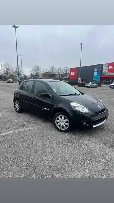 Occasion 2012 Renault Clio III Berline | 4 000 € (Prix juste) - Image 1/4