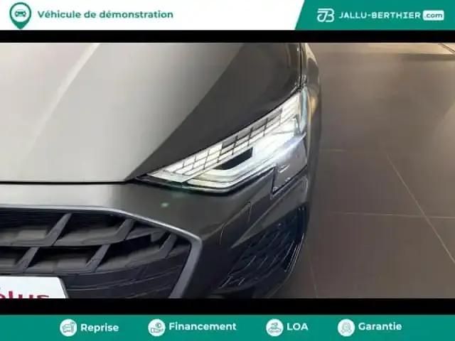 Nouvelle Audi A3 S-Line 2025 Gris daytona nacré Berline