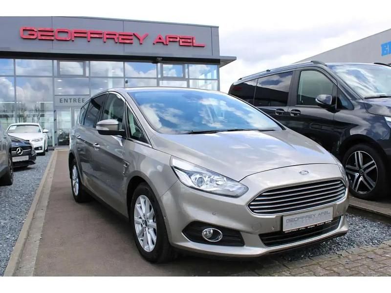 Gris Occasion 2017 Ford S-MAX Titanium Monospace | 16 900 € (Prix juste) - Image 1/4