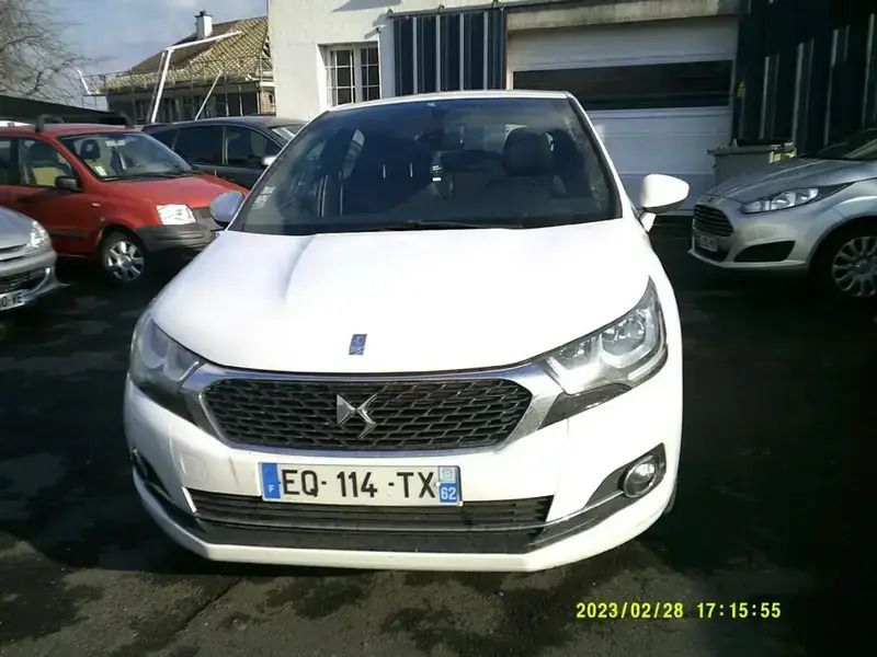 Blanc Utilisé 2016 DS Automobiles DS4 So Chic Berline | 13 450 € (Super prix) - Image 1/4