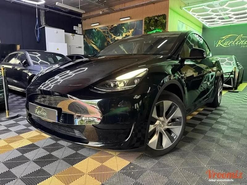 Noir Occasion 2023 Tesla Model Y Standard Range SUV | 27 990 € (Prix juste) - Image 1/4