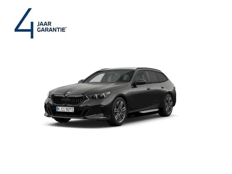 Gris Occasion 2025 BMW 530 Comfort Edition Break | 64 950 € - Image 1/4
