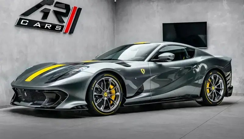 Gris Utilisé 2022 Ferrari 812 Coupé | 1 899 990 € - Image 1/4