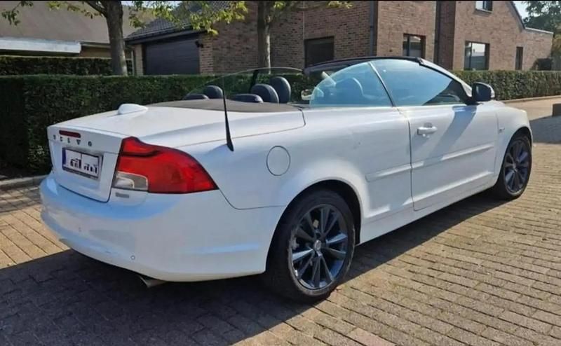 Utilisé 2011 Volvo C70 Momentum Cabriolet | 13 000 € - Image 1/4