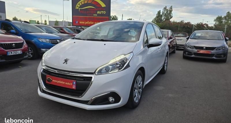Blanc Utilisé 2019 Peugeot 208 Business-Line Citadine | 10 890 € (Prix juste) - Image 1/4