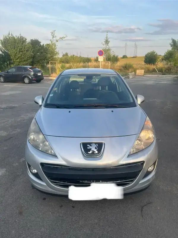 Utilisé 2010 Peugeot 207 Premium Berline | 1 600 € (Super prix) - Image 1/4