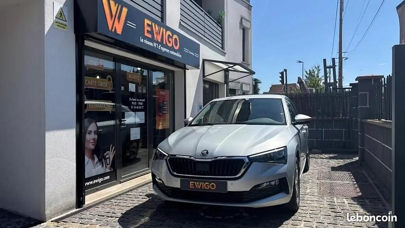 Gris Utilisé 2022 Skoda Scala Style Citadine | 17 990 € (Bon prix) - Image 1/4