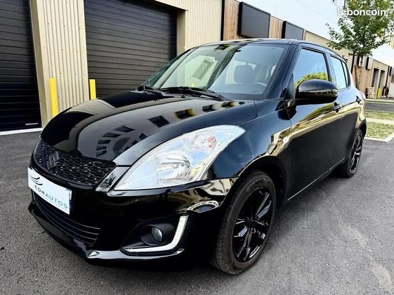 Noir Utilisé 2016 Suzuki Swift City Berline | 7 990 € (Prix assez cher) - Image 1/4