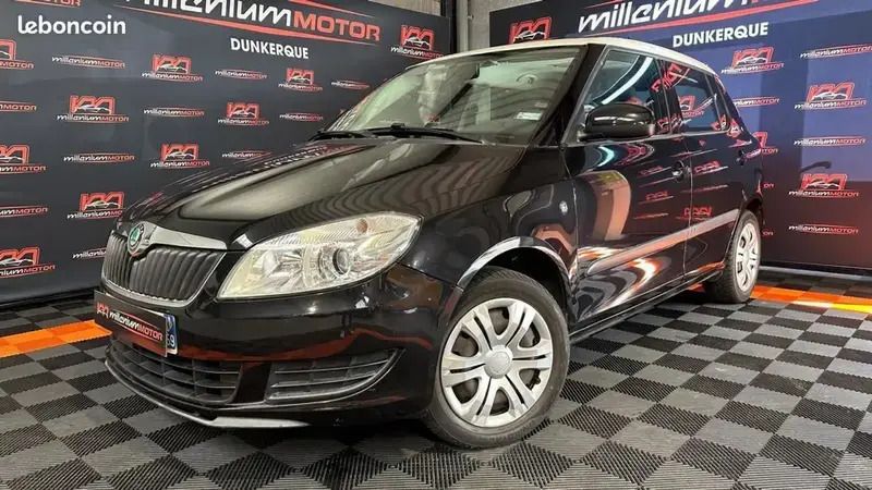 Noir Utilisé 2012 Skoda Fabia Active Citadine | 5 990 € (Prix juste) - Image 1/4