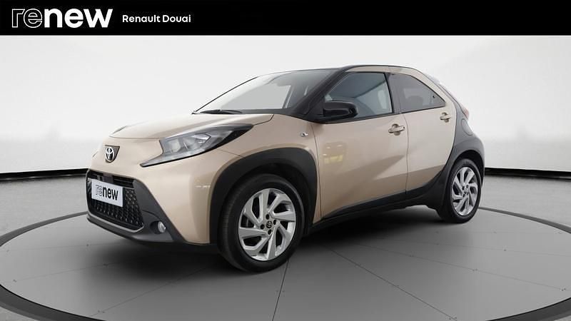 Beige Utilisé 2023 Toyota Aygo X Design SUV | 14 999 € - Image 1/4