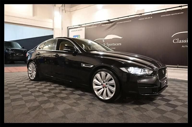 Noir Utilisé 2016 Jaguar XE Berline | 8 950 € (Super prix) - Image 1/4