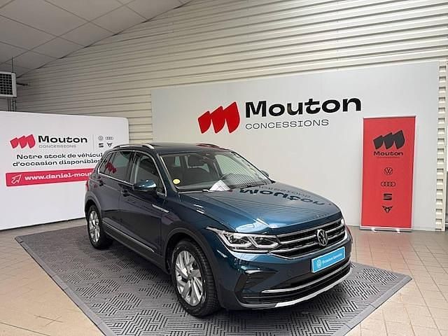 Bleu Utilisé 2022 VW Tiguan Elegance SUV | 25 990 € (Prix juste) - Image 1/4
