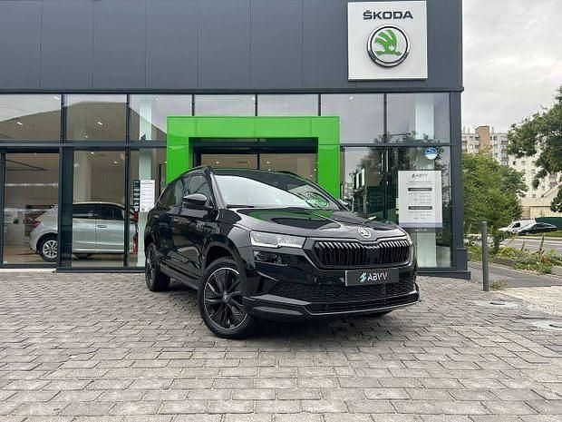 Noir Nouvelle 2025 Skoda Karoq SportLine SUV | 37 990 € (Prix juste) - Image 1/4
