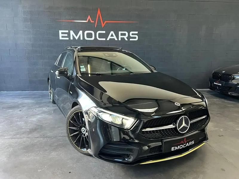 Noir Occasion 2018 Mercedes A180 AMG line Berline | 21 990 € (Prix cher) - Image 1/4