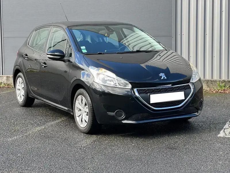 Noir Utilisé 2015 Peugeot 208 Citadine | 4 990 € (Super prix) - Image 1/4