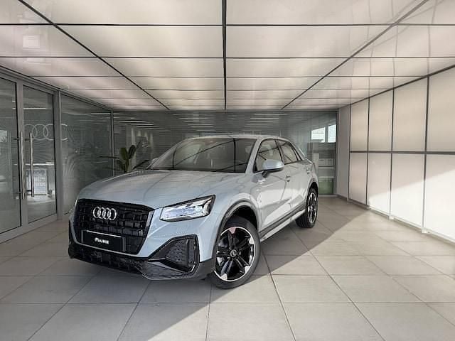 Gris flèche nacré Occasion 2025 Audi Q2 S-Line SUV | 44 408 € - Image 1/4