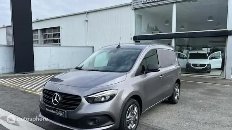 Gris Utilisé 2023 Mercedes Citan 112 Van | 25 200 € - Image 1/4