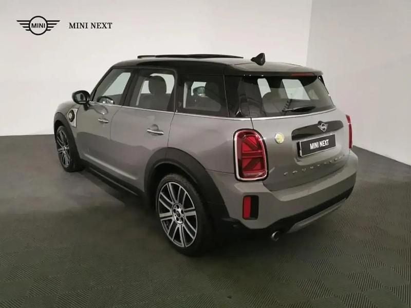 Image 2/4
