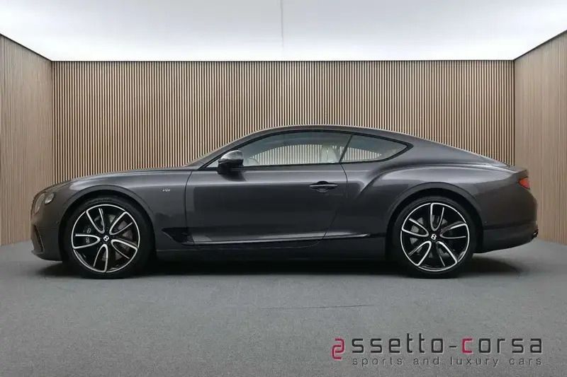 Gris Utilisé 2023 Bentley Continental GT Mulliner Coupé | 225 538 € (Prix assez cher) - Image 1/4