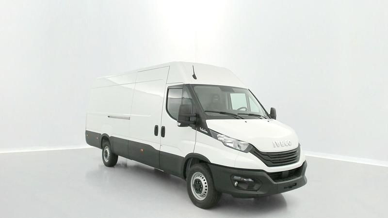 Blanc Nouvelle 2025 Iveco Daily Berline | 51 840 € (Prix assez cher) - Image 1/4