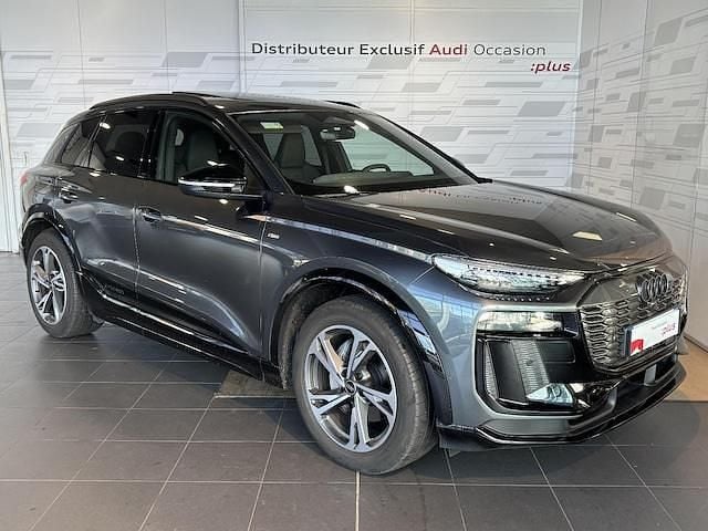Gris daytona nacré Occasion 2025 Audi Q6 e-tron S-Line SUV | 72 983 € (Prix juste) - Image 1/4