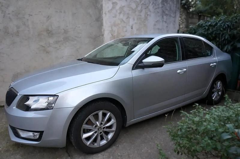 Argent Occasion 2016 Skoda Octavia Ambition Citadine | 11 000 € - Image 1/4