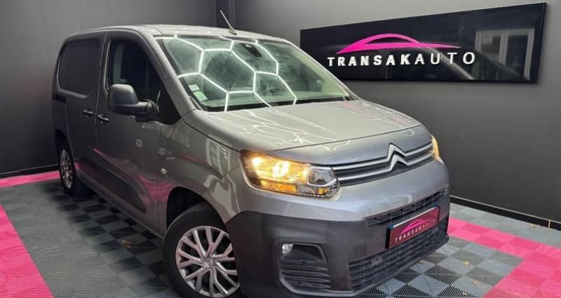 Gris Occasion 2019 Citroën Berlingo PureTech Monospace | 10 990 € - Image 1/4