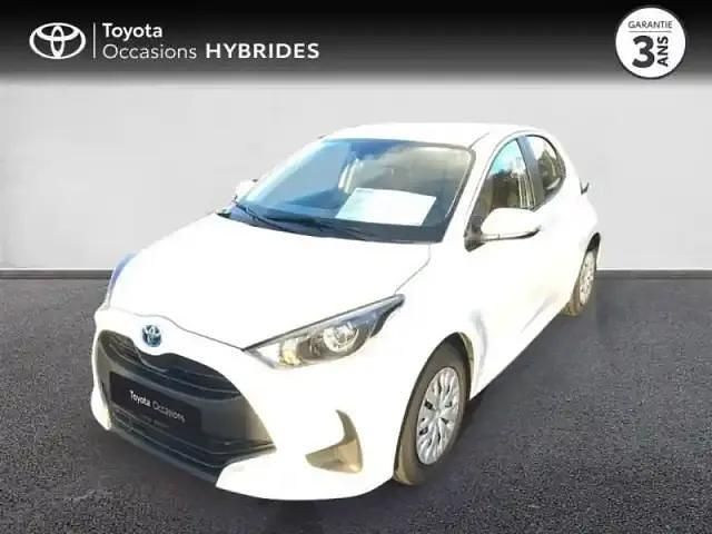Blanc Occasion 2022 Toyota Yaris Hybrid Berline | 19 480 € (Prix juste) - Image 1/4