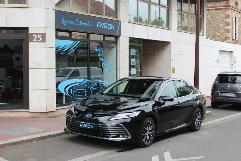 Noir Utilisé 2024 Toyota Camry Design Berline | 38 490 € (Bon prix) - Image 1/4